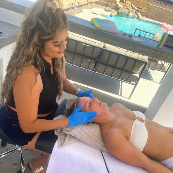 Hydro Facials at your Airbnb or Hotel with Hydro on the Go Cheap - Image 3